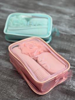Neceser mas kit para higiene personal por MAYOR ($150 c/u paquete de 6 unidades) - imagen