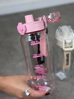 Botella Masha por mayor (Pack de 12 unidades a $120 c/u) - imagen