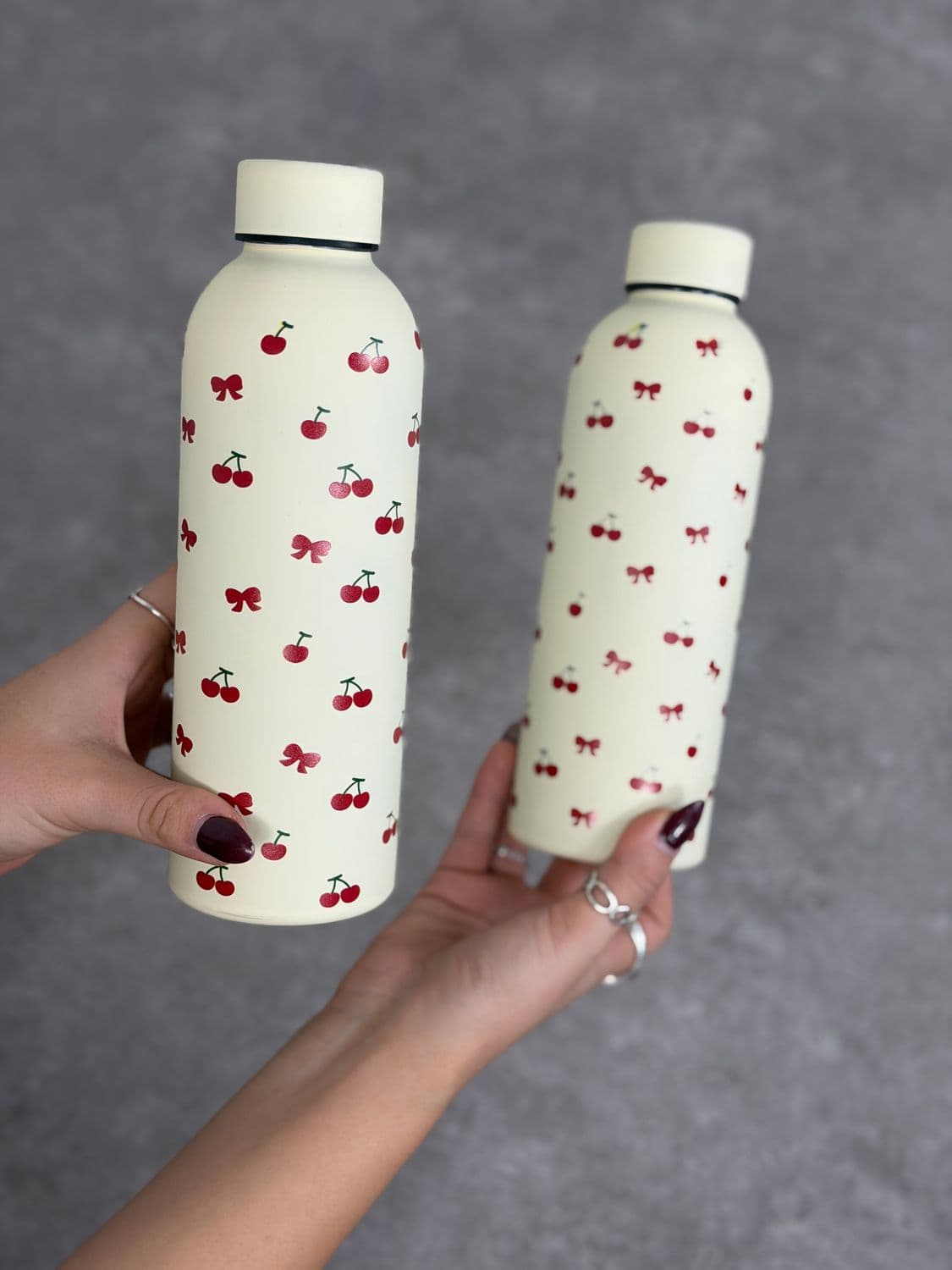Botella termica con diseño cherry por mayor ( Pack de 12 a $ 290 c/u )